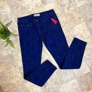 NWT Free People Dark Blue Textured Skinny Pants Size: 26 Women's